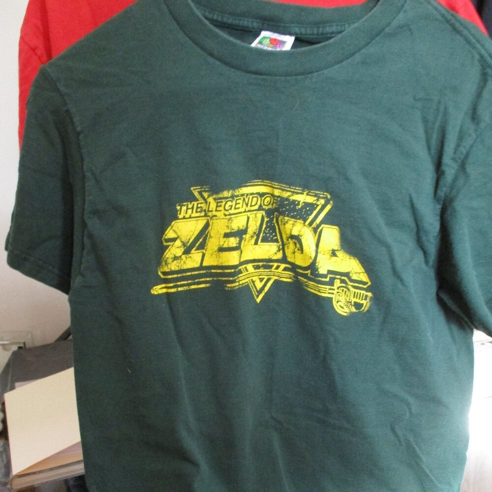 Lot of 3 Young Mens Guys Size Medium T-Shirts Tees Reds Fox Zelda